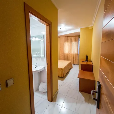 Dinajan Hotel Villanueva De Arosa