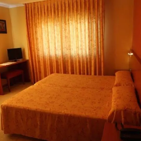 Dinajan Hotel