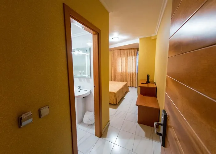 Dinajan Hotel Villanueva De Arosa